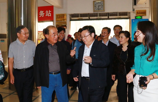 中国卫生经济学会会长高强一行到国药中原调研公立医院